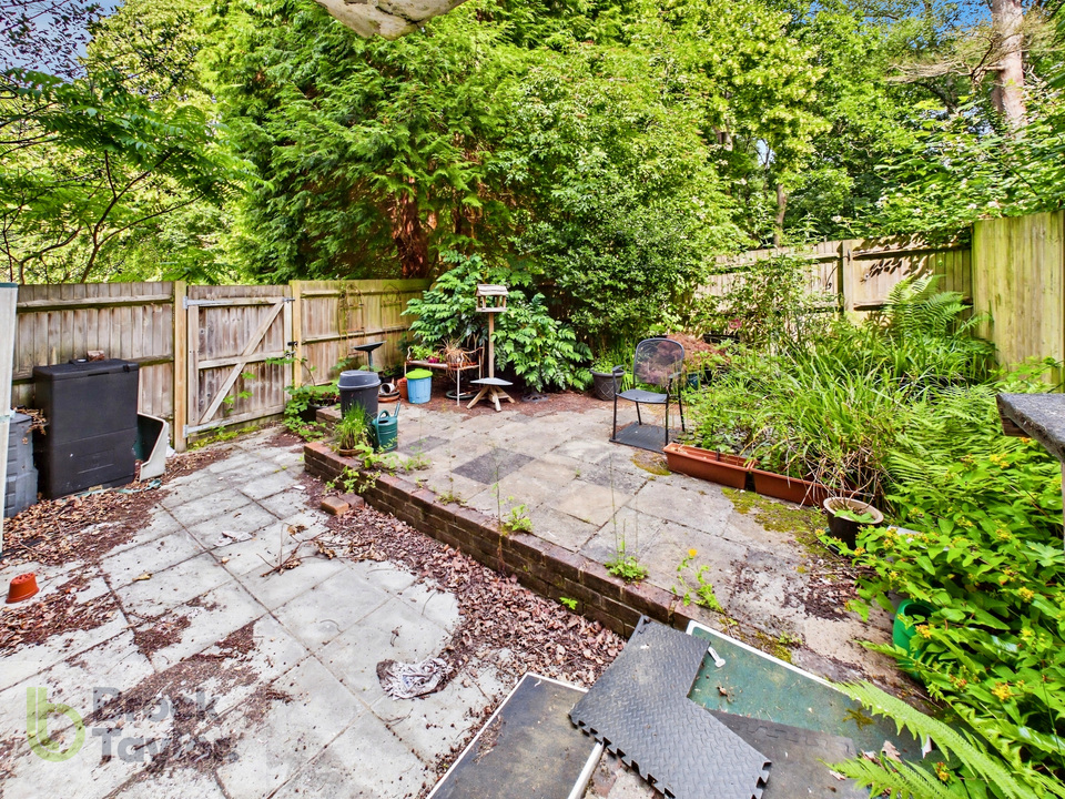 2 bed apartment for sale in Newton Court, Haywards Heath, West Sussex, RH16 3BL  - Property Image 9