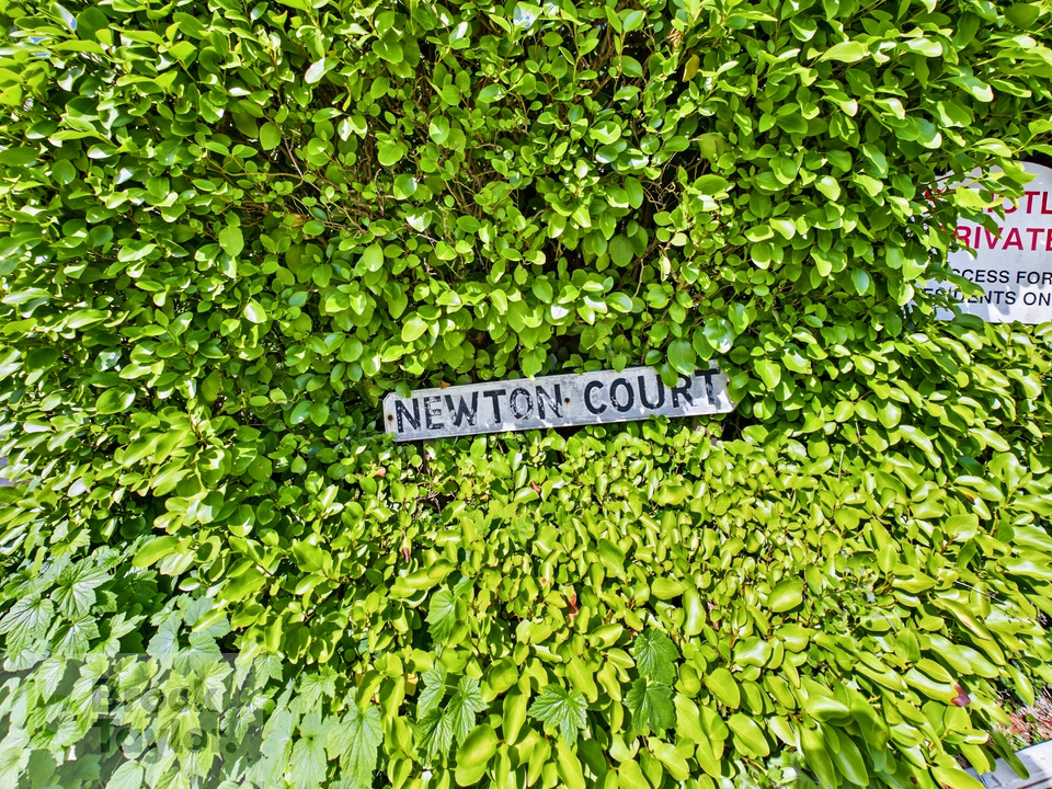 2 bed apartment for sale in Newton Court, Haywards Heath, West Sussex, RH16 3BL  - Property Image 4