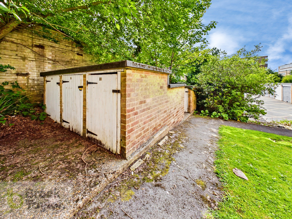 2 bed apartment for sale in Newton Court, Haywards Heath, West Sussex, RH16 3BL  - Property Image 12