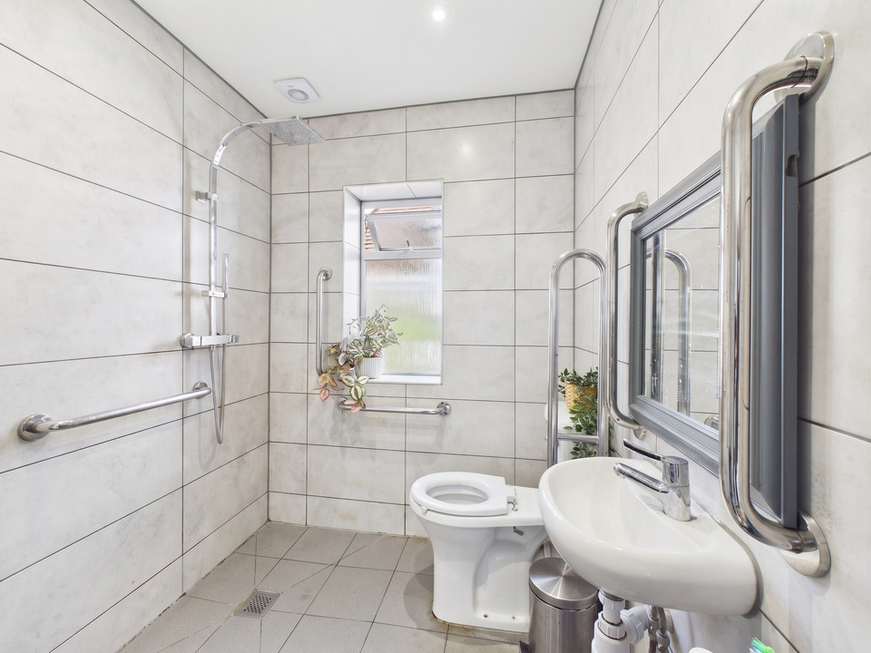 3 bed detached bungalow for sale in Gaggle Wood, Mannings Heath, Horsham  - Property Image 6