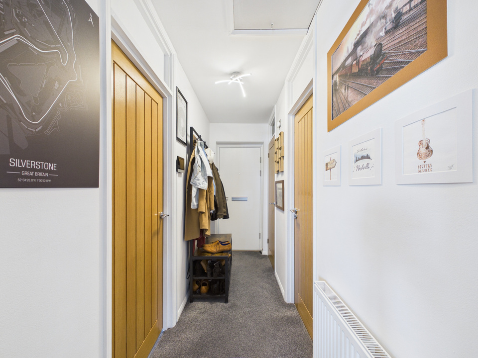 1 bed apartment for sale in Lane House, Station Road, Horsham, RH13 5RB  - Property Image 8