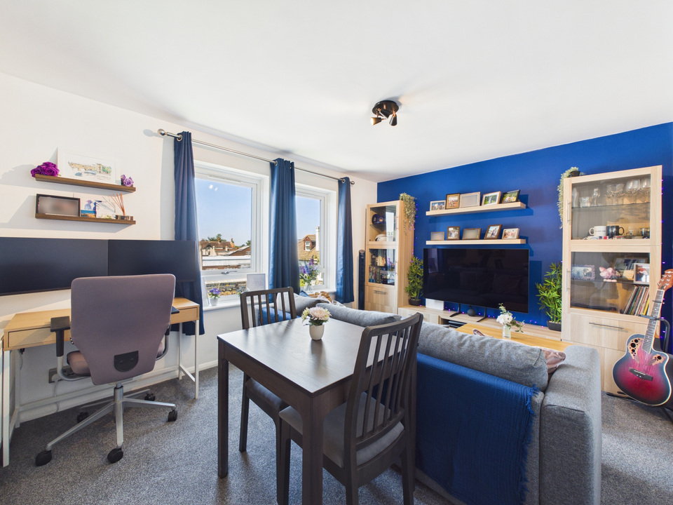 1 bed apartment for sale in Lane House, Station Road, Horsham, RH13 5RB - Property Image 1