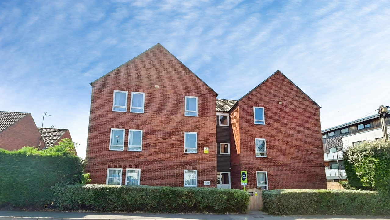 1 bed apartment for sale in Lane House, Station Road, Horsham, RH13 5RB