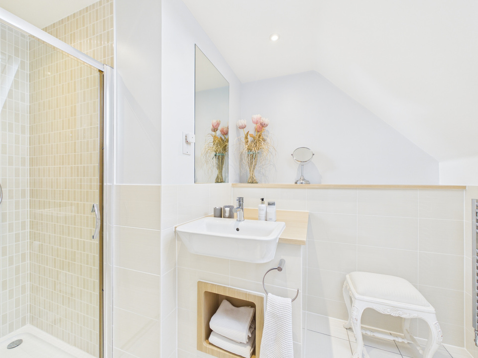 3 bed semi-detached house for sale in Palmer Avenue, Broadbridge Heath, Horsham, West Sussex  - Property Image 17