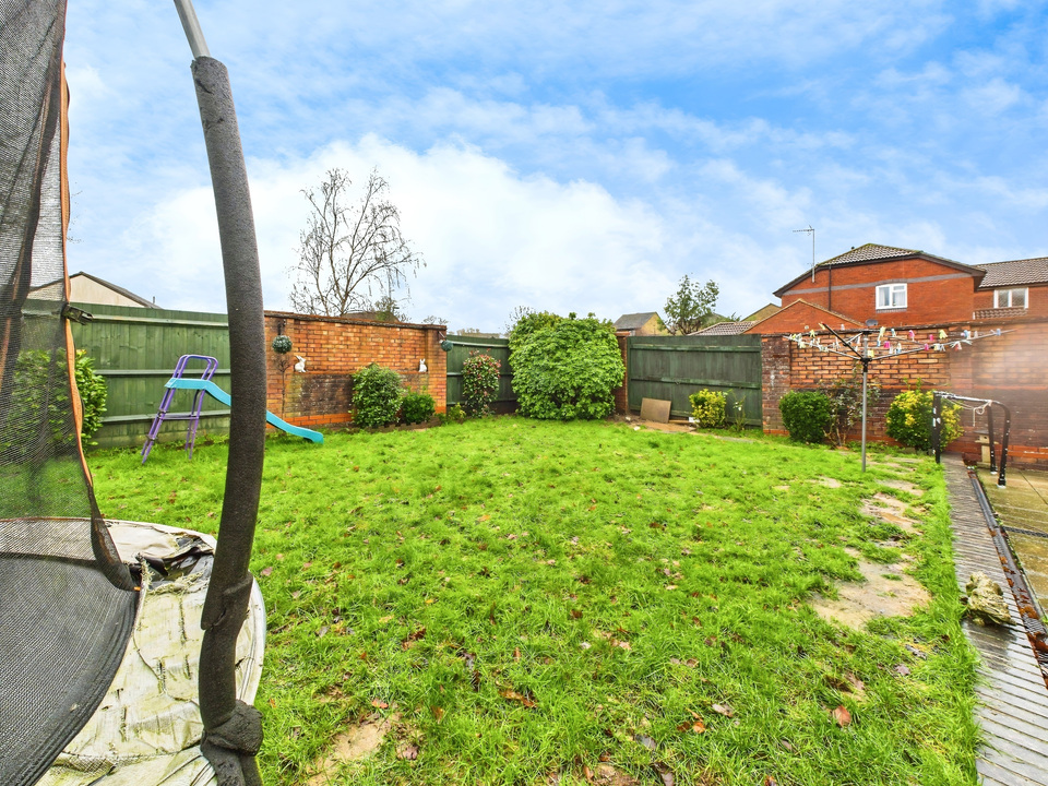 5 bed detached house for sale in Edinburgh Close, Southwater, Horsham, West Sussex  - Property Image 21