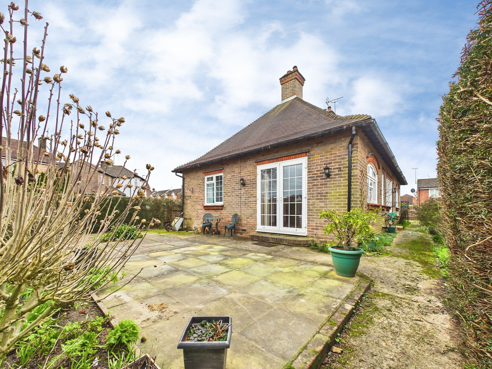 2 bed bungalow for sale in Crawley Road, Horsham, West Sussex - Property Image 9