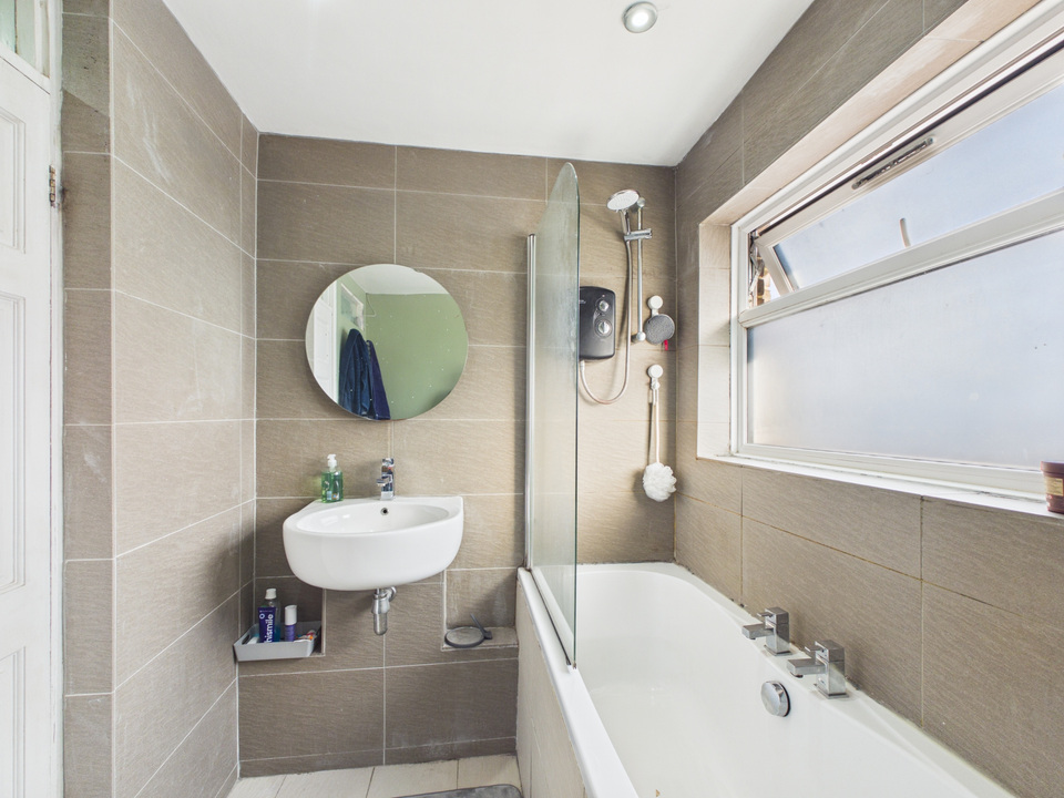 3 bed end of terrace house for sale in Ash Road, Southwater, Horsham, West Sussex  - Property Image 11