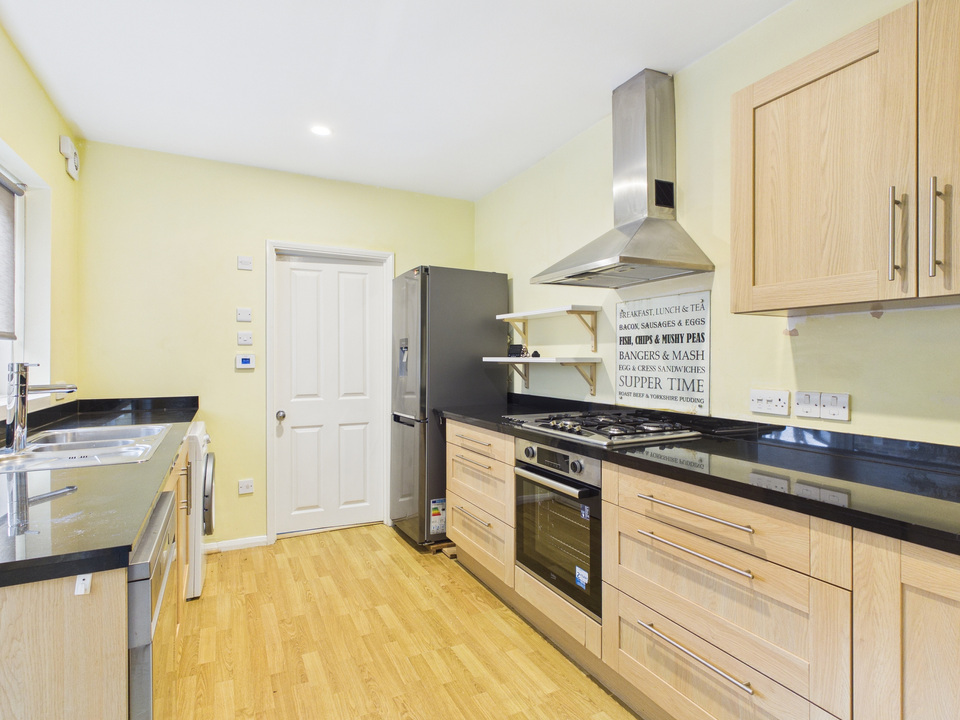 3 bed semi-detached house for sale in Crawley Road, Horsham, West Sussex - Property Image 4