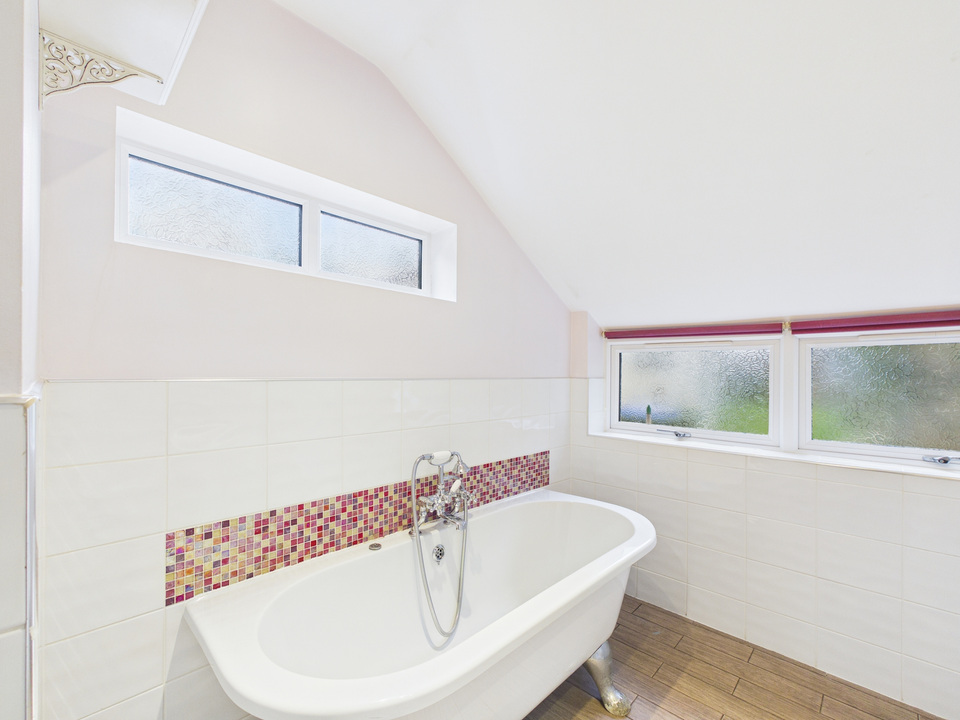 3 bed semi-detached house for sale in Crawley Road, Horsham, West Sussex - Property Image 15