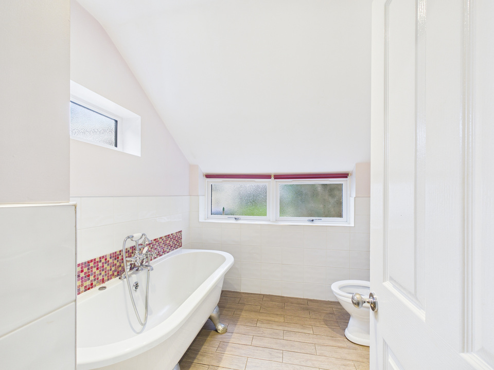3 bed semi-detached house for sale in Crawley Road, Horsham, West Sussex - Property Image 5