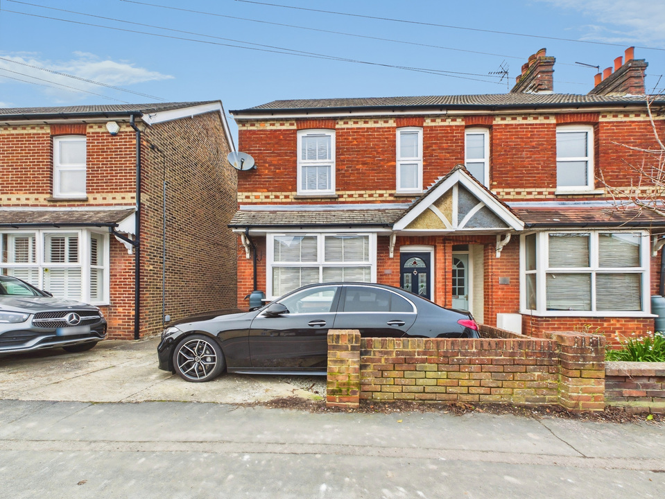 3 bed semi-detached house for sale in Crawley Road, Horsham, West Sussex - Property Image 1
