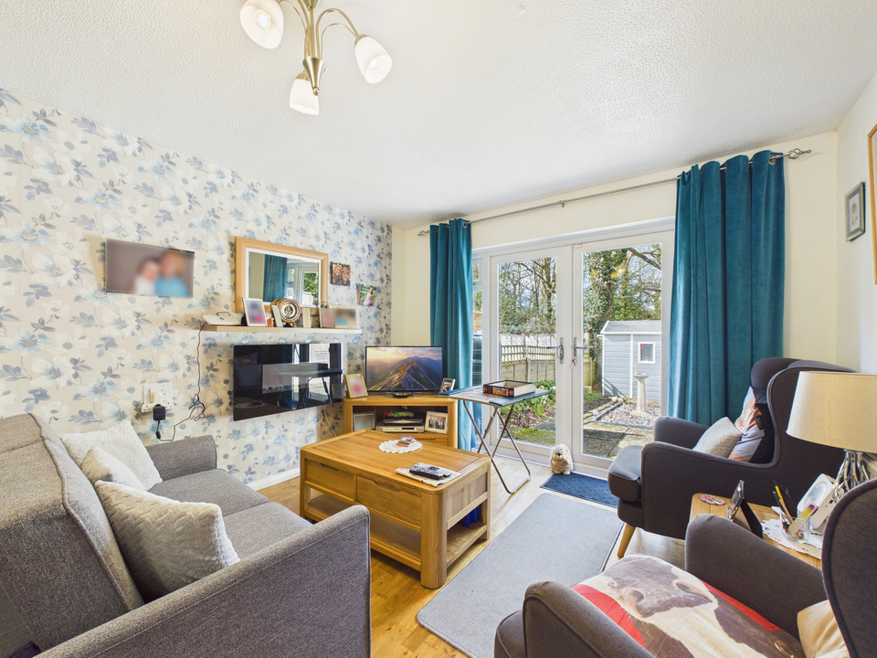 1 bed apartment for sale in Cook Road, Horsham, West Sussex  - Property Image 2