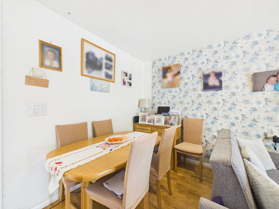 1 bed apartment for sale in Cook Road, Horsham, West Sussex  - Property Image 4