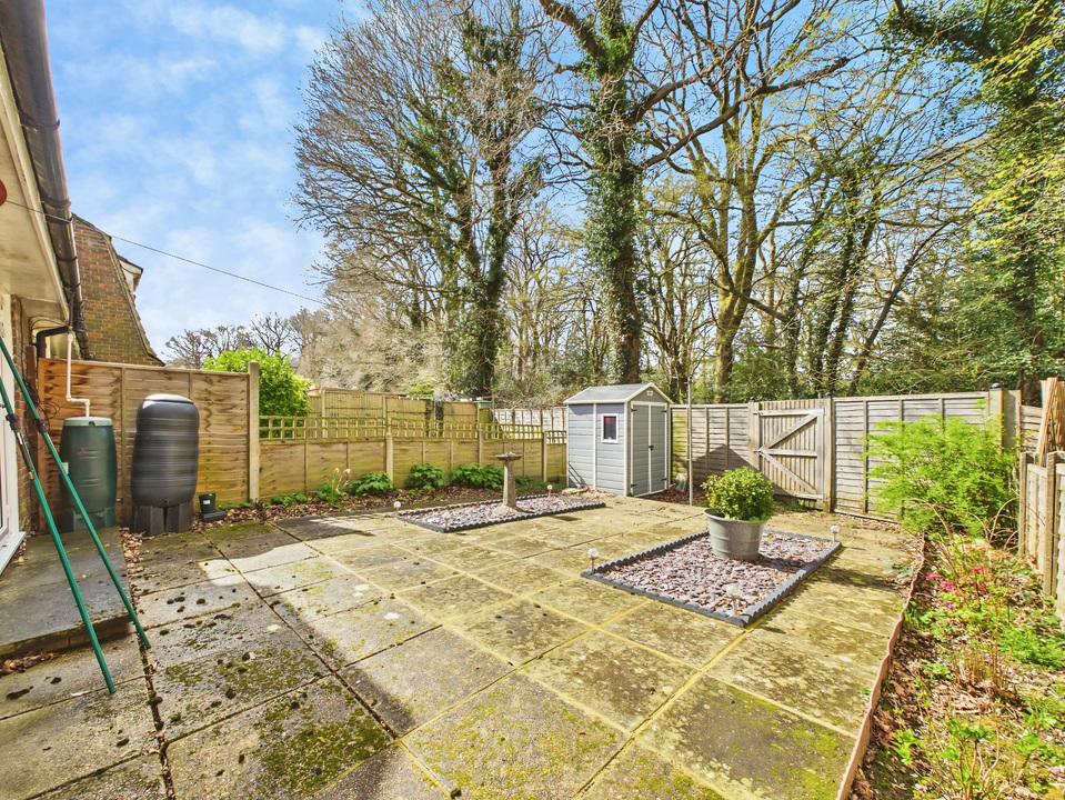 1 bed apartment for sale in Cook Road, Horsham, West Sussex  - Property Image 8