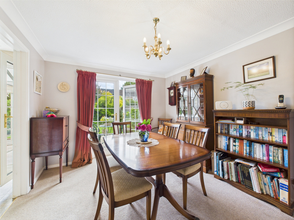 3 bed detached house for sale in Wakehurst Mews, Horsham - Property Image 4