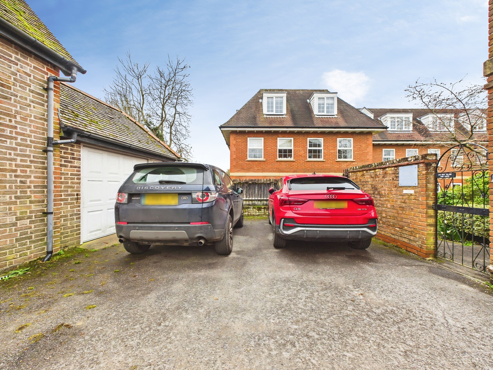 3 bed semi-detached house for sale in Little Cross, Church Street, Warnham, Horsham, West Sussex  - Property Image 12