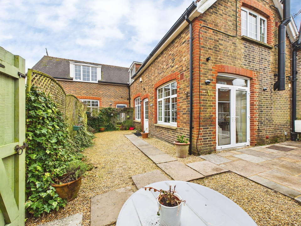 3 bed semi-detached house for sale in Little Cross, Church Street, Warnham, Horsham, West Sussex  - Property Image 18