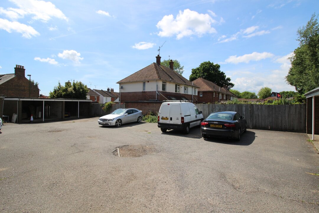 1 bed apartment for sale in Chequers Court, Horsham  - Property Image 4