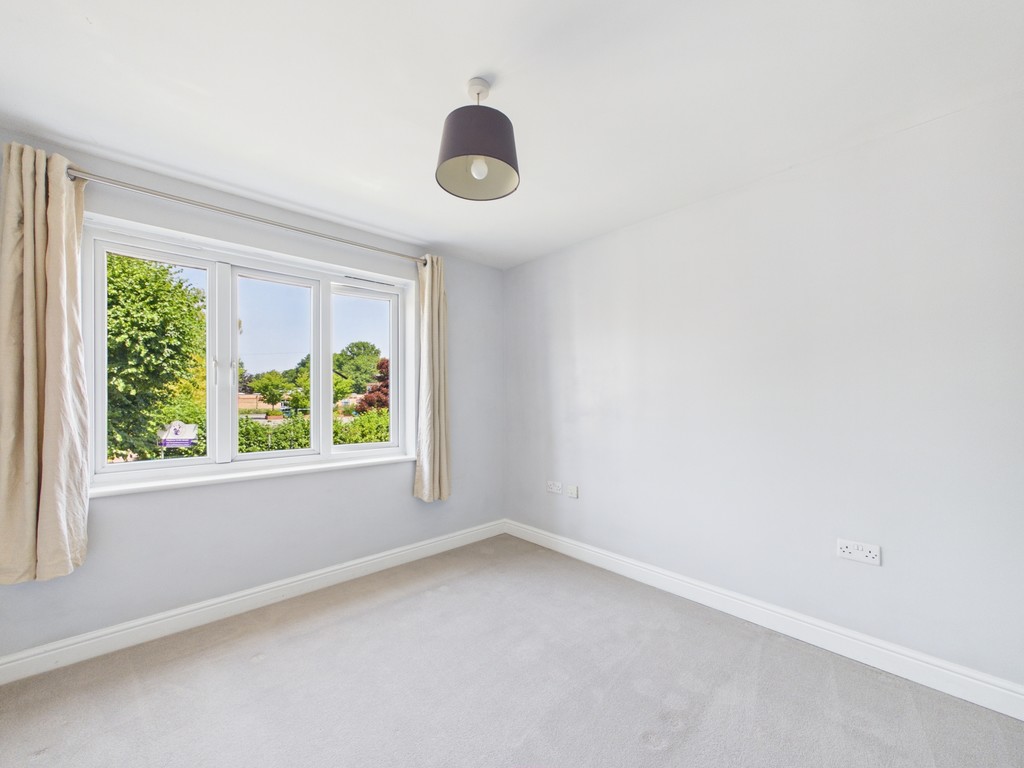 2 bed flat to rent in Crawley Road, HORSHAM  - Property Image 5