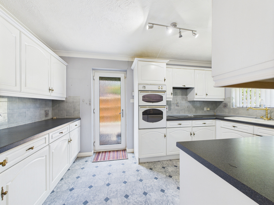 2 bed detached bungalow for sale in Church Lane, Partridge Green - Property Image 13