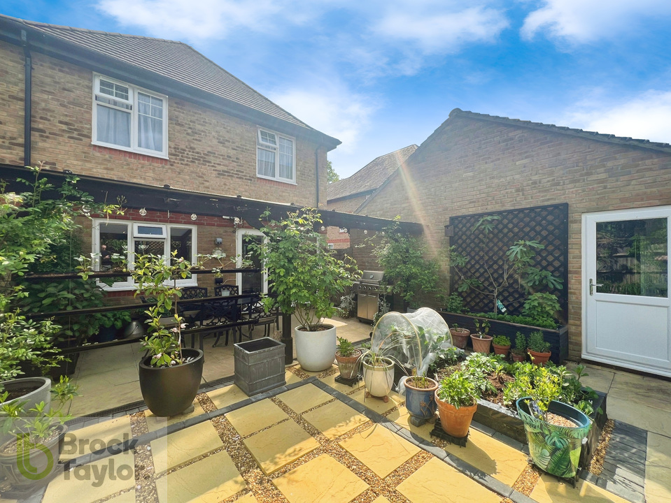 4 bed detached house for sale in Charters Gate Way, Wivelsfield Green