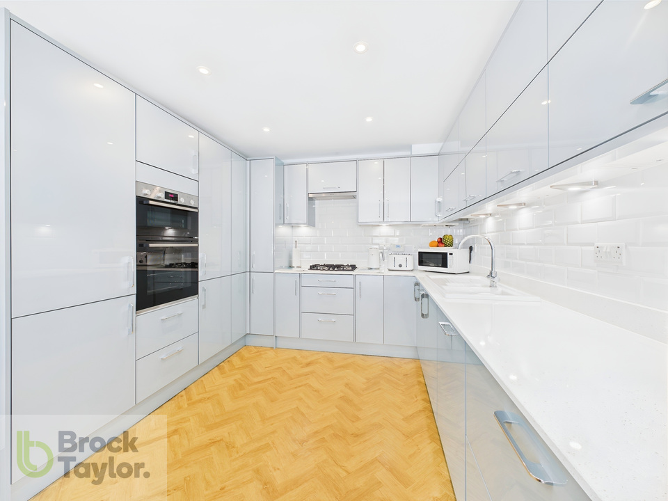 4 bed detached house for sale in Charters Gate Way, Wivelsfield Green  - Property Image 10