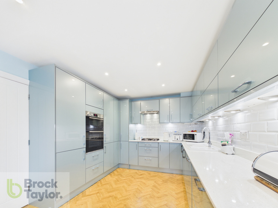 4 bed detached house for sale in Charters Gate Way, Wivelsfield Green  - Property Image 5