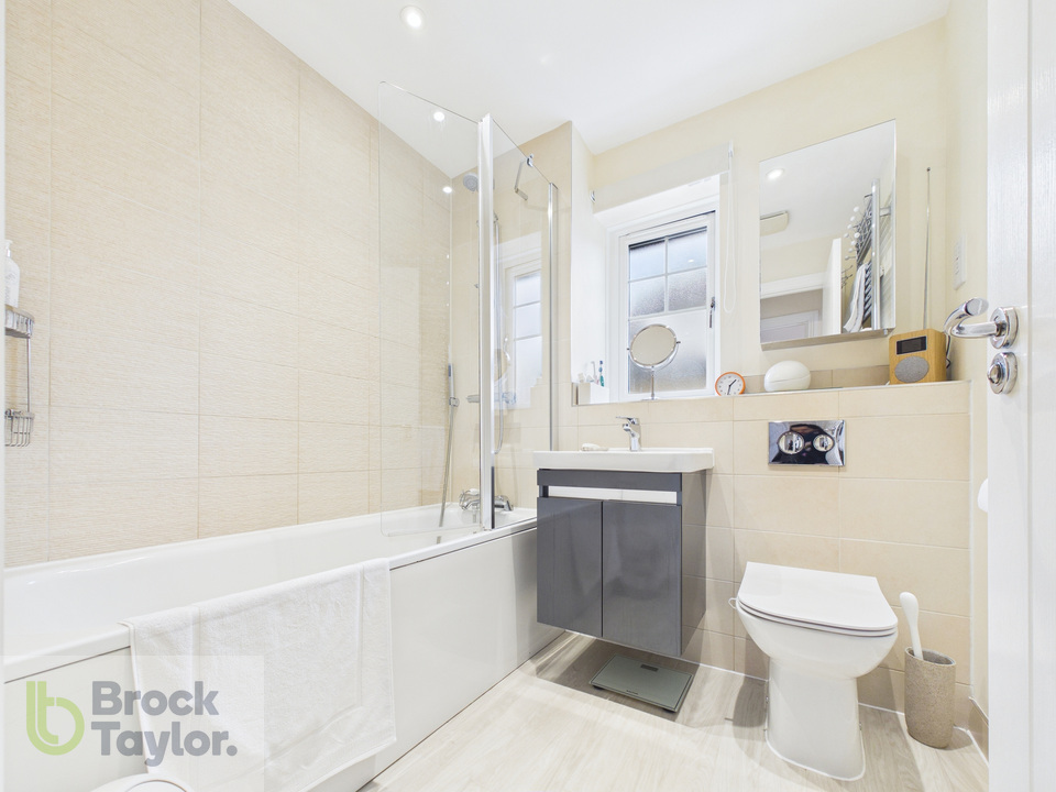 4 bed detached house for sale in Charters Gate Way, Wivelsfield Green  - Property Image 17