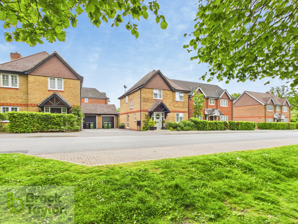 4 bed detached house for sale in Charters Gate Way, Wivelsfield Green  - Property Image 12