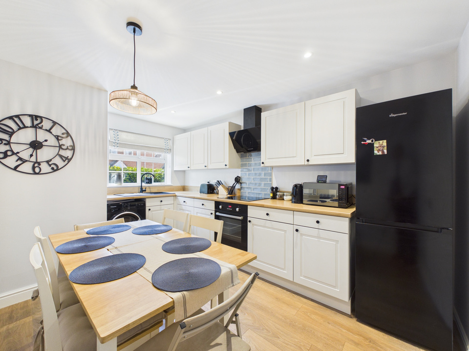 2 bed apartment for sale in Mulberry Gardens, Old Guildford Road, Broadbridge Heath,  - Property Image 2