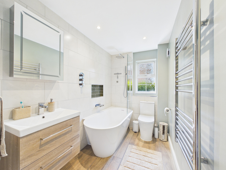 2 bed apartment for sale in Mulberry Gardens, Old Guildford Road, Broadbridge Heath,  - Property Image 7