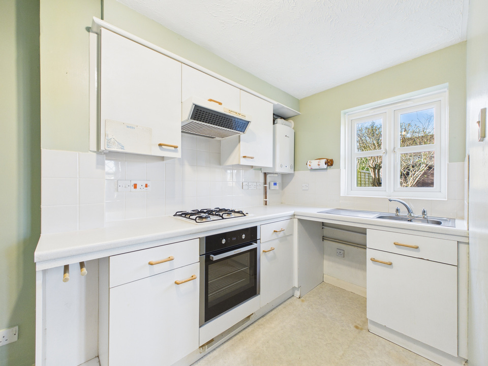 1 bed for sale in Sloughbrook Close, Horsham, West Sussex - Property Image 3