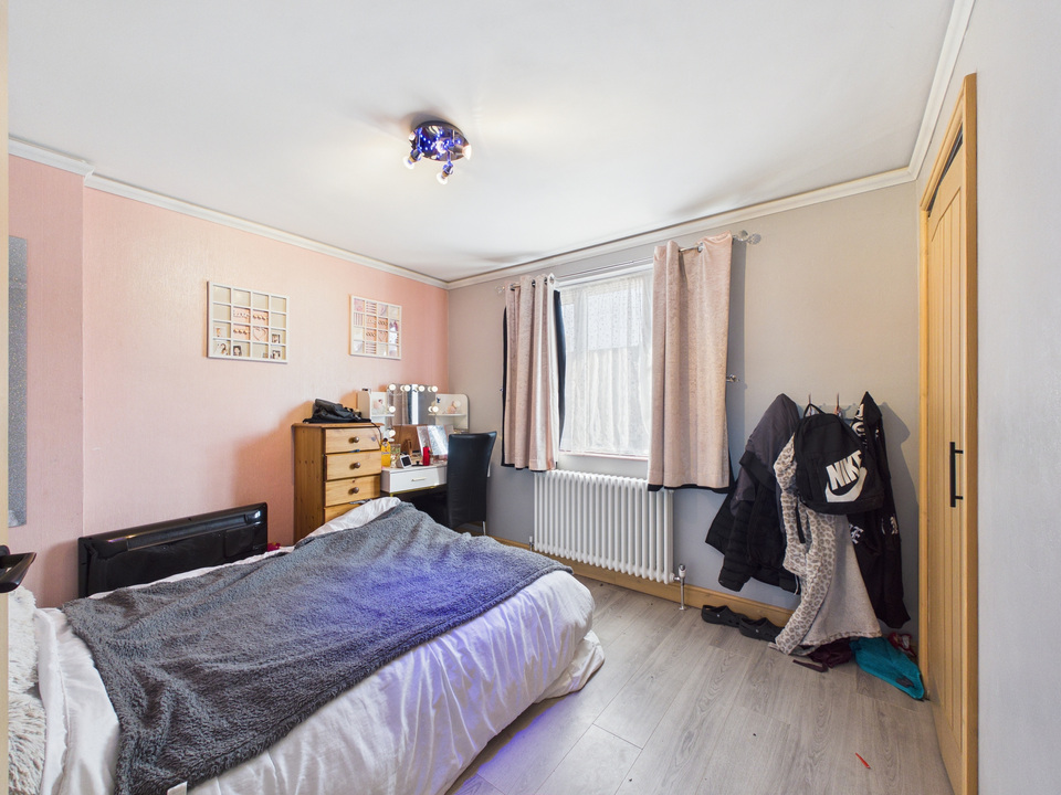 3 bed terraced house for sale in Sullington Mead, Broadbridge Heath, Horsham, West Sussex  - Property Image 6