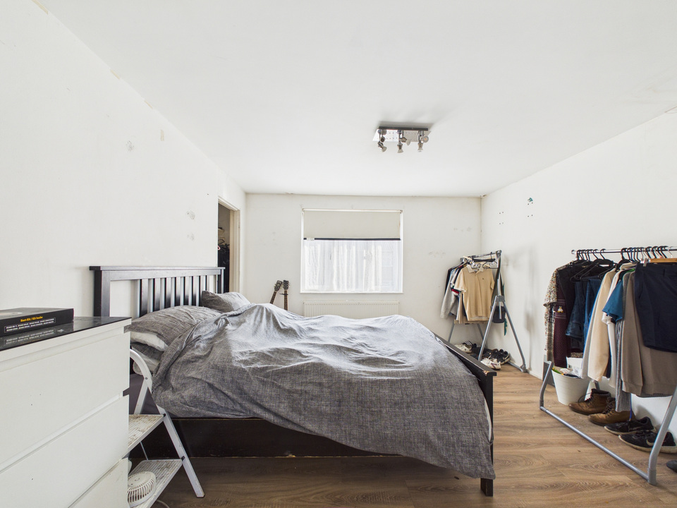 3 bed terraced house for sale in Sullington Mead, Broadbridge Heath, Horsham, West Sussex  - Property Image 5