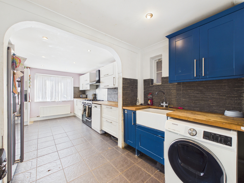 3 bed terraced house for sale in Sullington Mead, Broadbridge Heath, Horsham, West Sussex  - Property Image 13