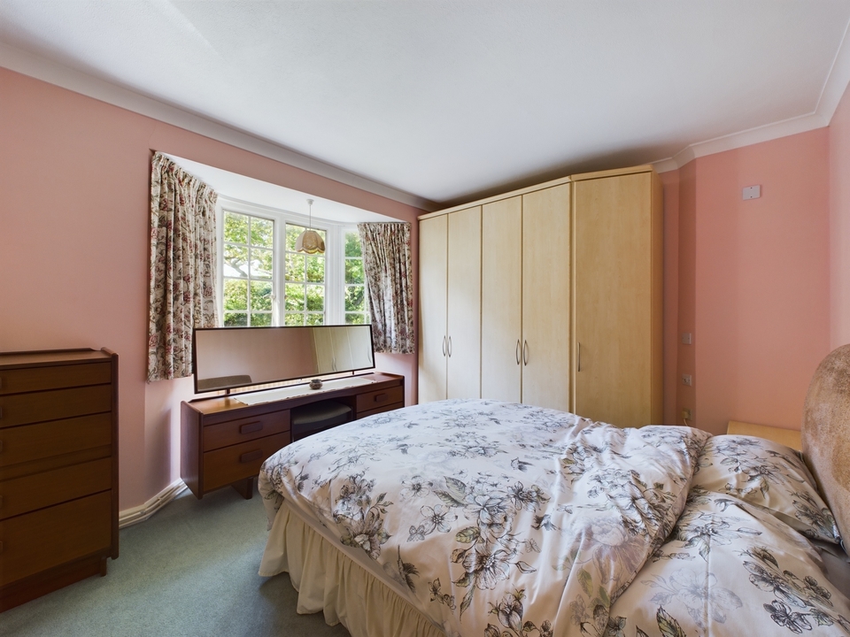 3 bed semi-detached house for sale in Sedgwick Lane, Horsham - Property Image 8