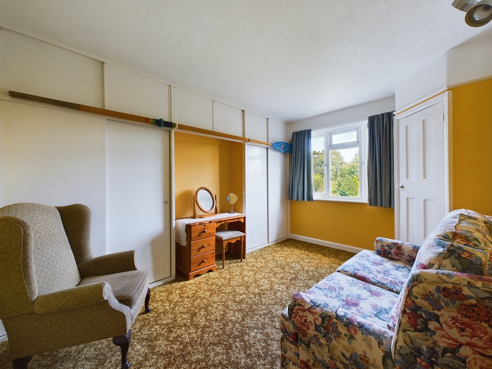 3 bed semi-detached house for sale in Sedgwick Lane, Horsham - Property Image 9