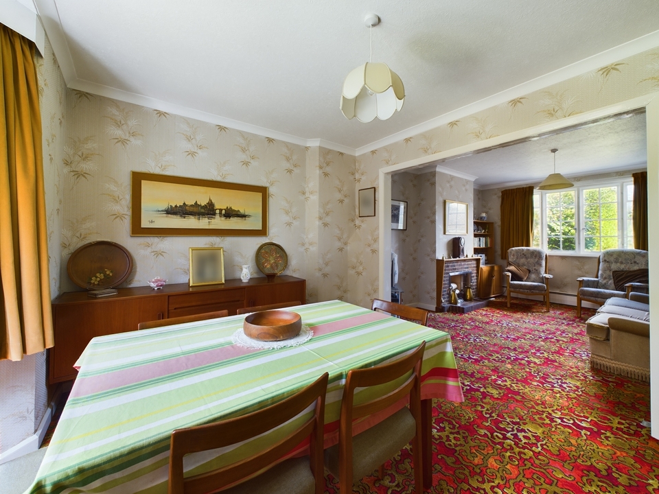 3 bed semi-detached house for sale in Sedgwick Lane, Horsham - Property Image 12