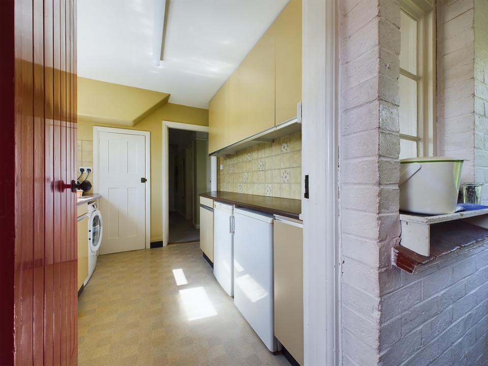 3 bed semi-detached house for sale in Sedgwick Lane, Horsham - Property Image 14