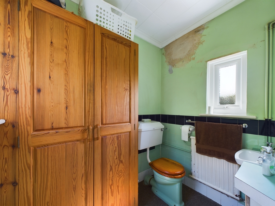 3 bed semi-detached house for sale in Sedgwick Lane, Horsham - Property Image 15