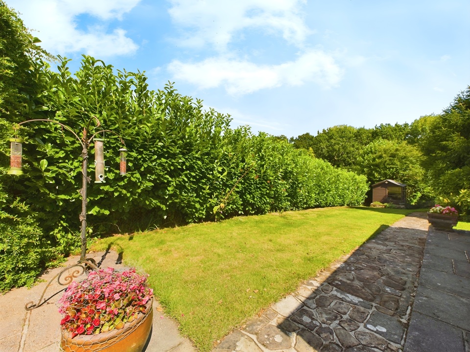 3 bed semi-detached house for sale in Sedgwick Lane, Horsham - Property Image 20