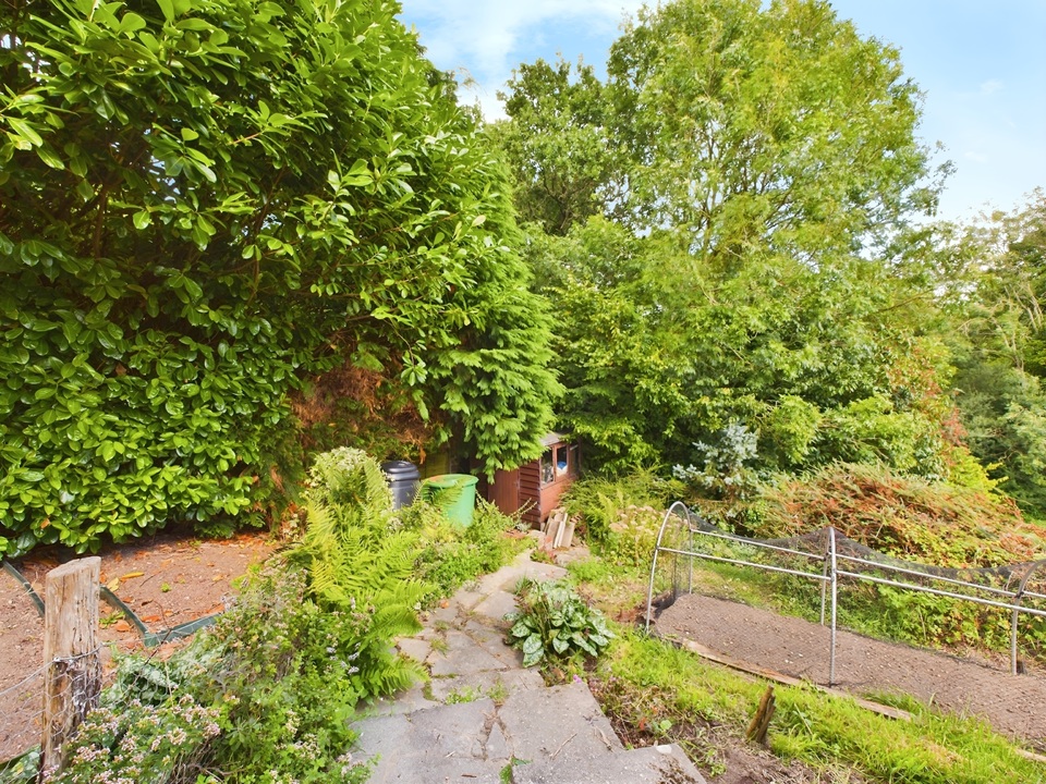 3 bed semi-detached house for sale in Sedgwick Lane, Horsham - Property Image 24