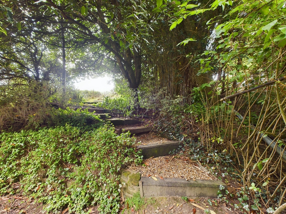 3 bed semi-detached house for sale in Sedgwick Lane, Horsham - Property Image 26