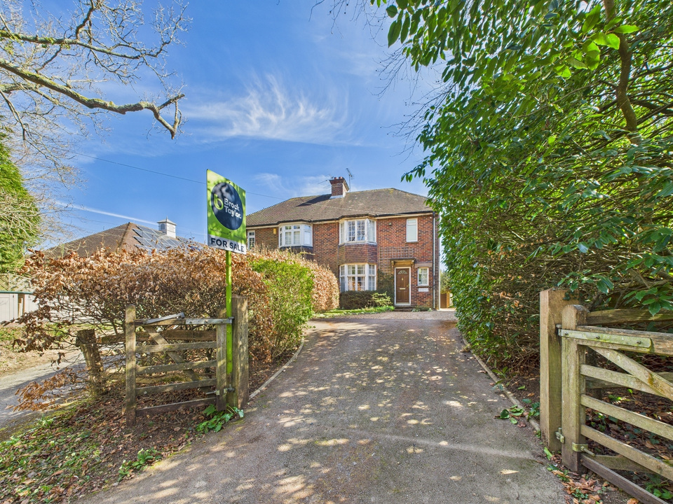 3 bed semi-detached house for sale in Sedgwick Lane, Horsham - Property Image 2