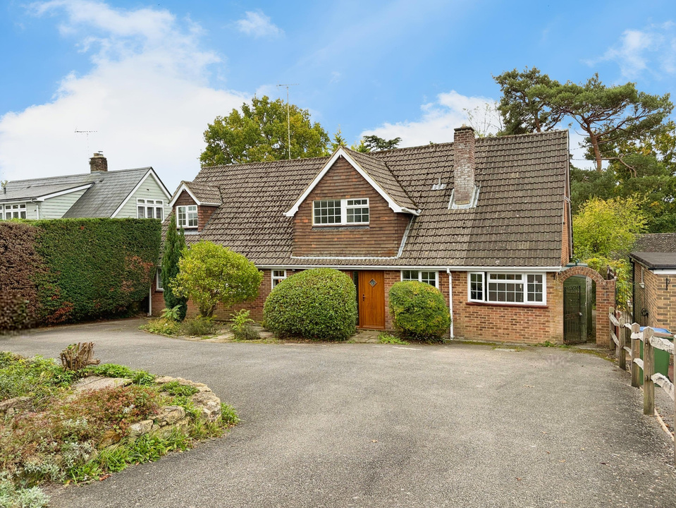5 bed detached house for sale in Loxwood Road, Rudgwick  - Property Image 27