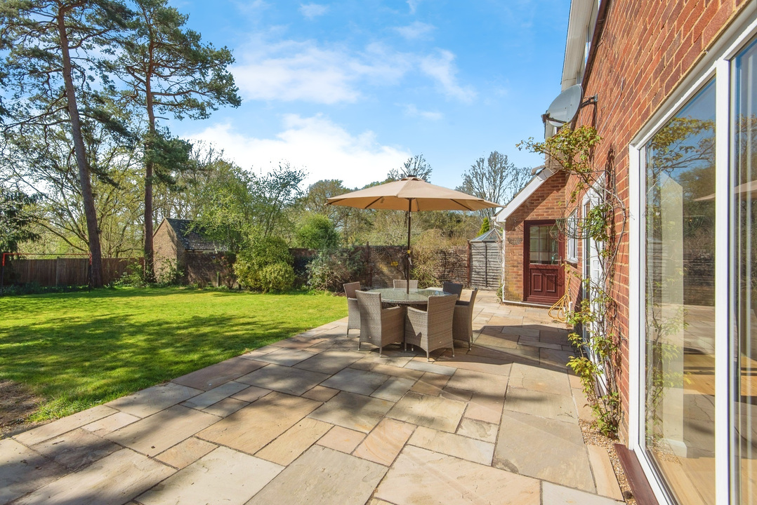 5 bed detached house for sale in Loxwood Road, Rudgwick  - Property Image 8