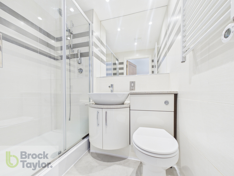 2 bed apartment for sale in Regency Mews, Queens Road, Haywards Heath, RH16 1QL  - Property Image 16