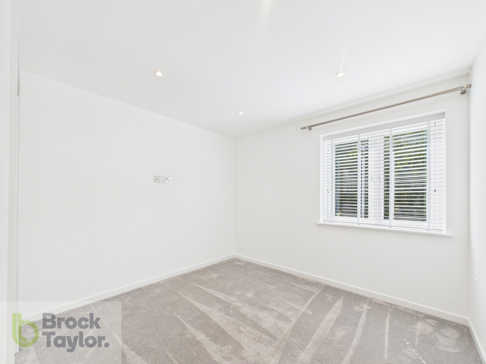 2 bed apartment for sale in Regency Mews, Queens Road, Haywards Heath, RH16 1QL  - Property Image 13