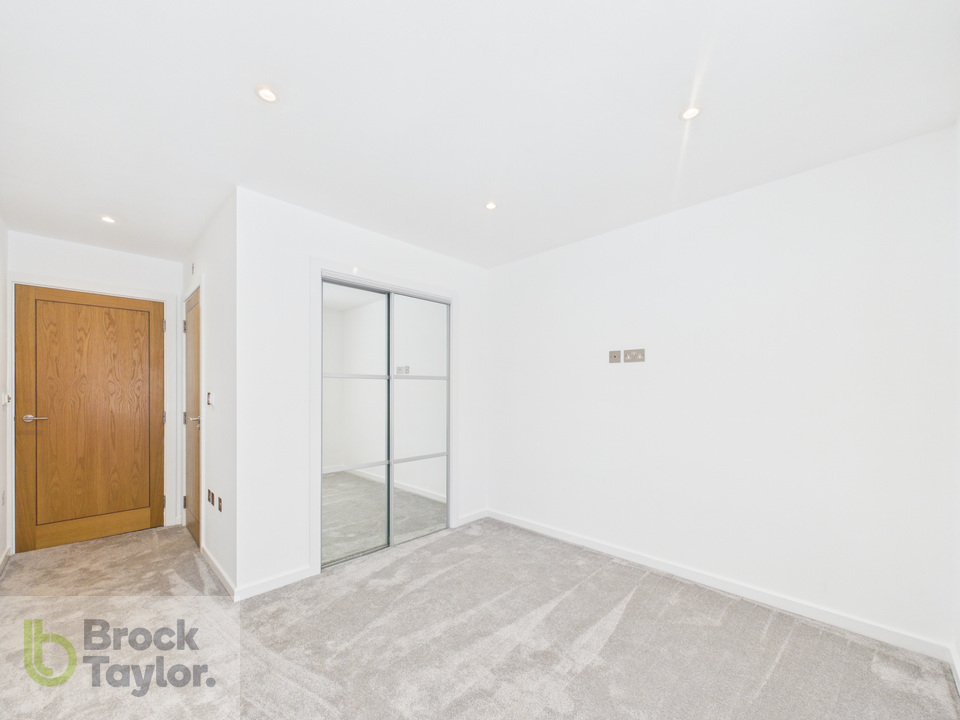 2 bed apartment for sale in Regency Mews, Queens Road, Haywards Heath, RH16 1QL  - Property Image 4