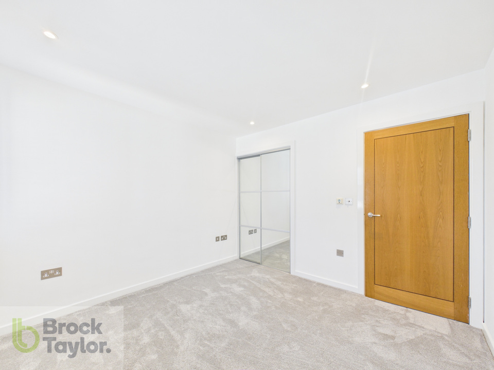 2 bed apartment for sale in Regency Mews, Queens Road, Haywards Heath, RH16 1QL  - Property Image 5